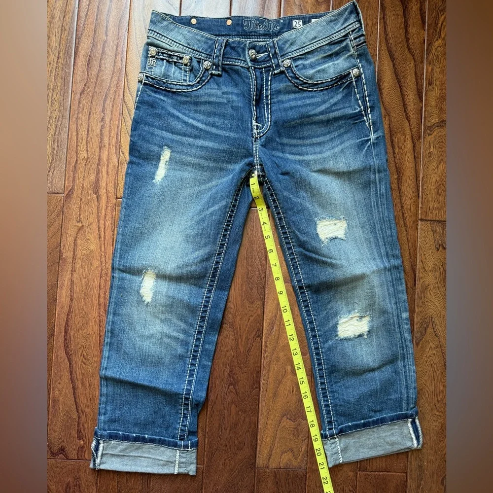 Miss Me Boyfriend Capri Jean Size 25 - Picture 2 of 4